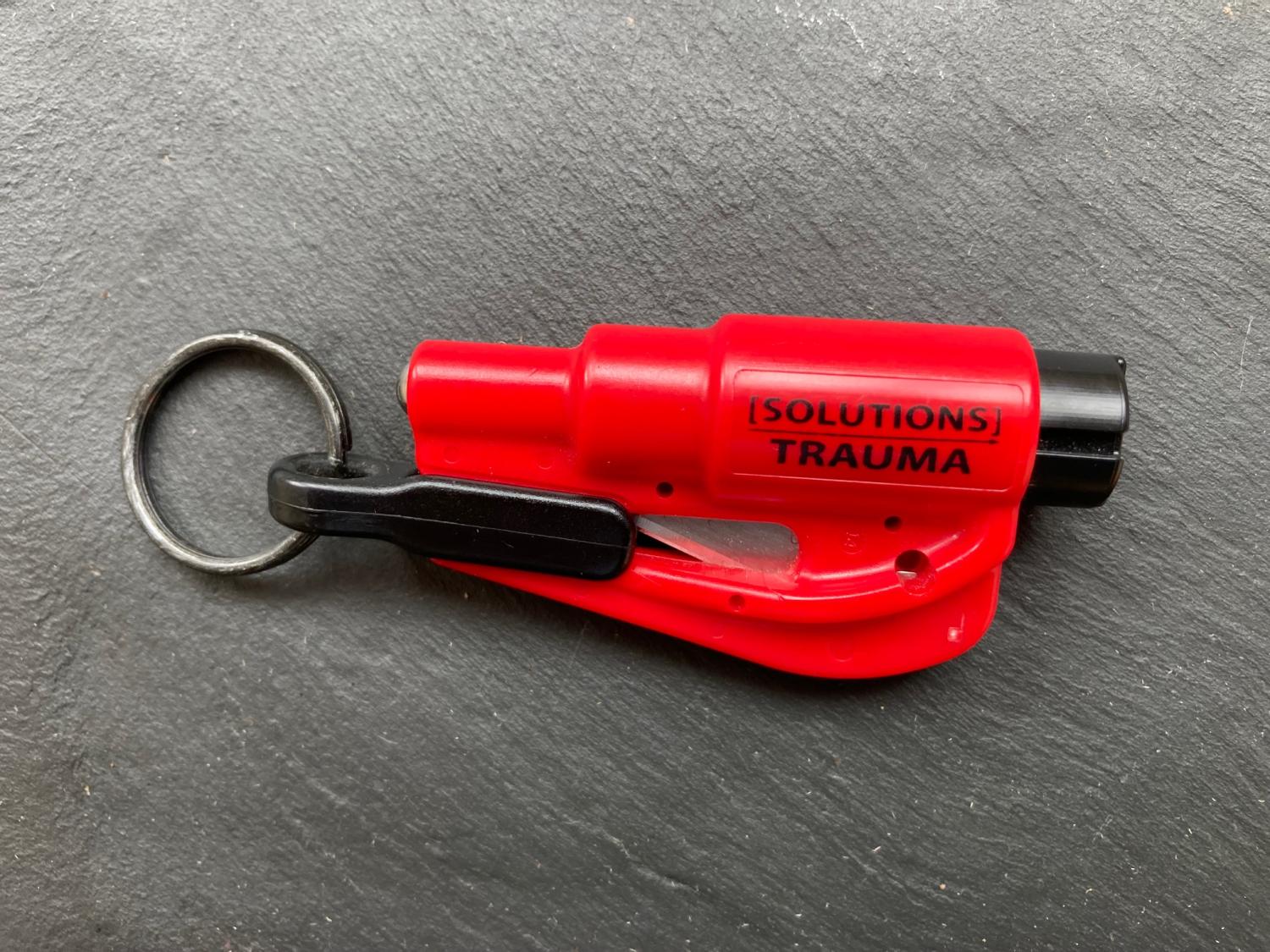 Coupe ceinture brise vitre en porte-clés ResQMe rouge